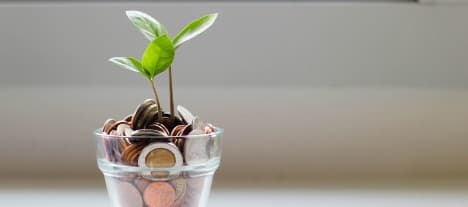 Företrädesemission i rymdbolag, hotellmjukvara, läkemedel och investmentbolag