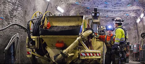 Två köpvärda aktier i gruvsektorn