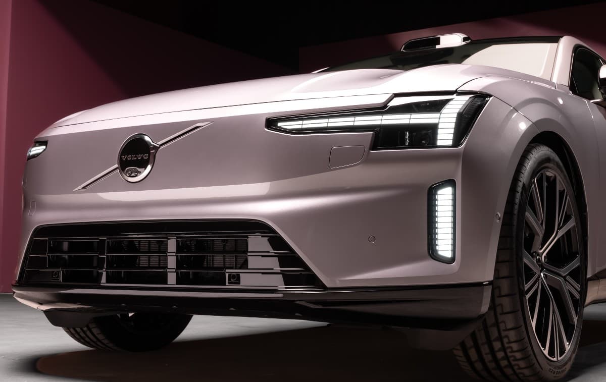 Volvo Cars går mycket bättre än aktien, köp rekommenderar Di
