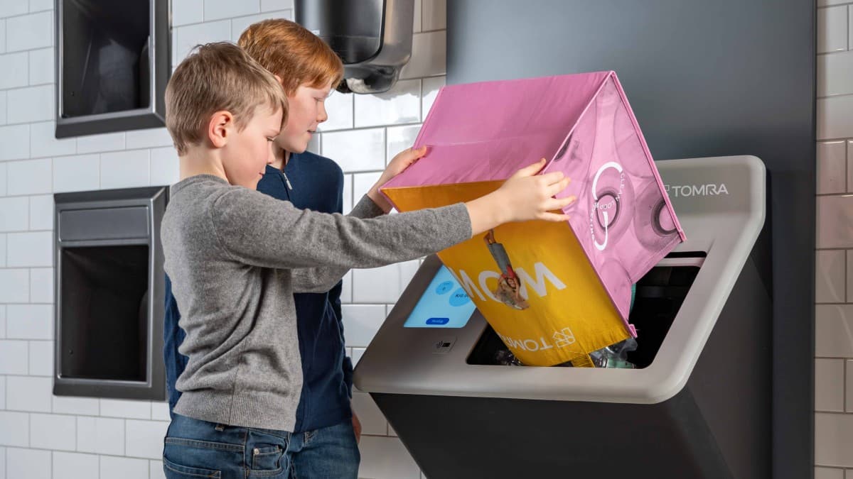 Tomra-aktien har mer än halverats från toppen