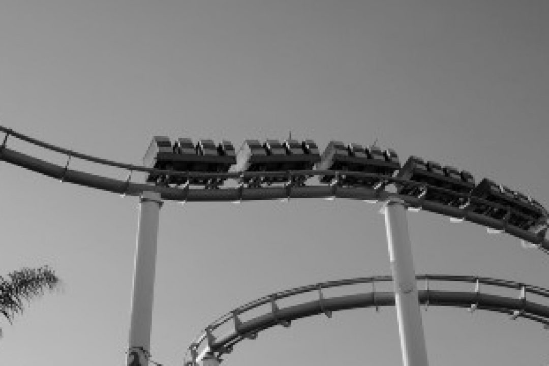 En bank med börsnotering i planerna - två mindre kandidater snubblar