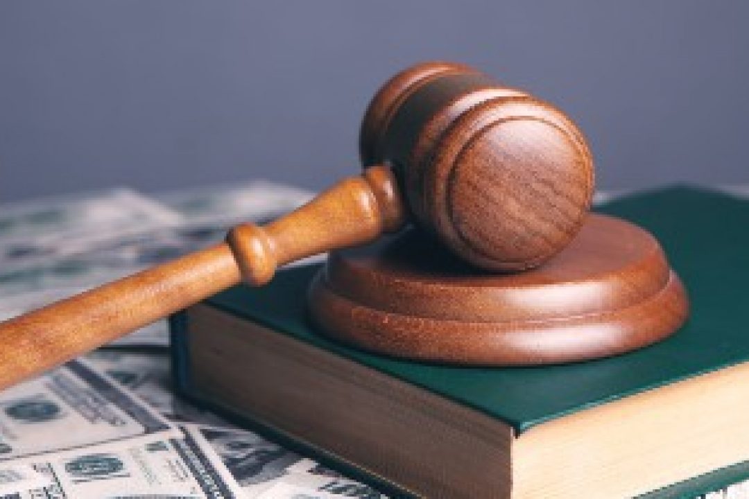 Curira gör en företrädesemission för att stämma staten