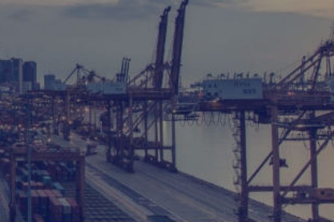 Global leverantör av riskunderrättelse noterar sig