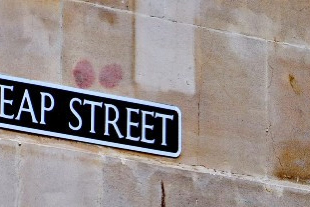 Nära nollvärdering på fyra kommande företrädesemissioner