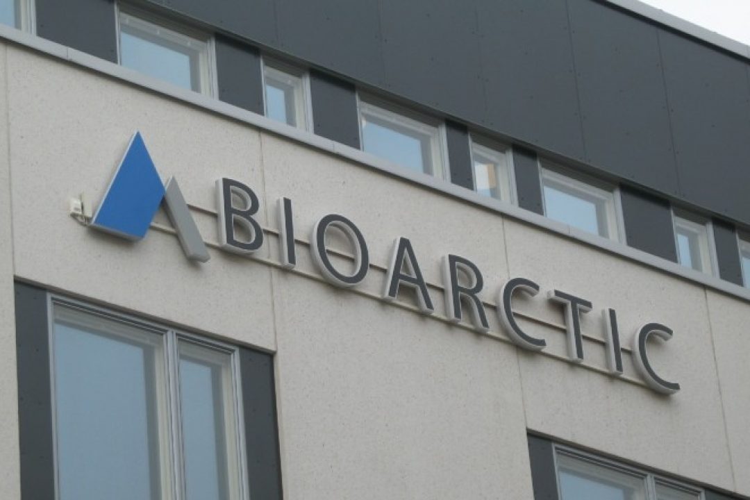 Bioarctic, skylt på byggnad