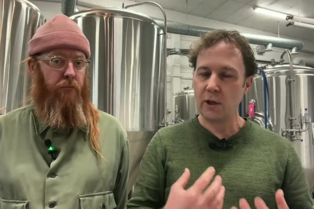 Elmeleven står i bryggeriet