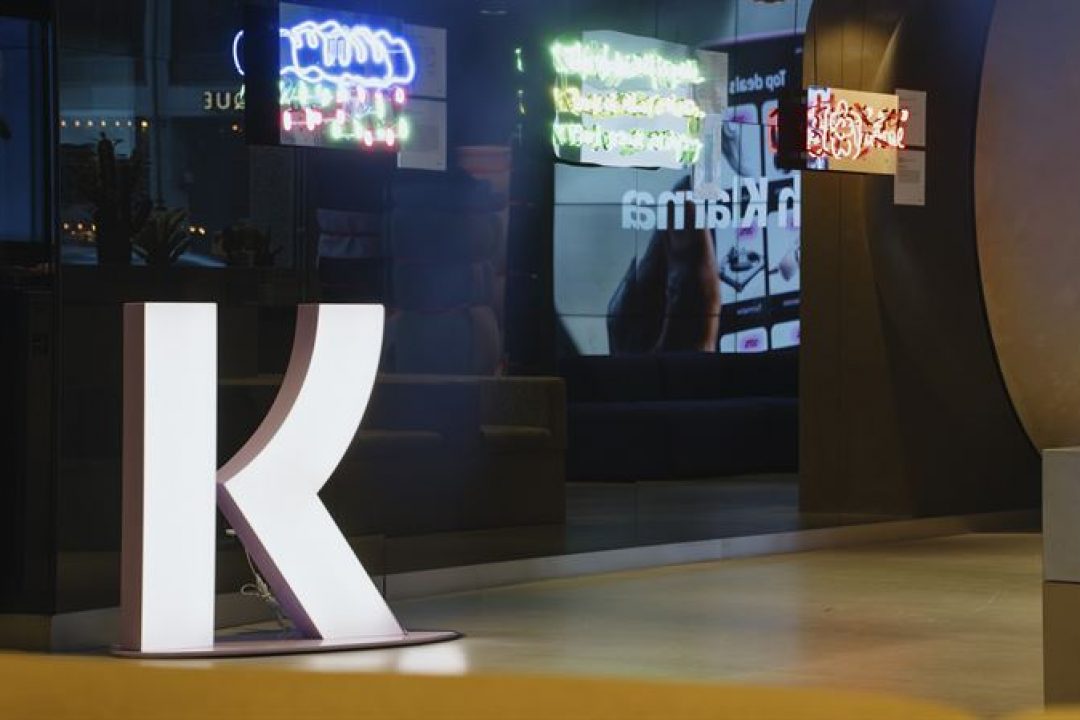 Första bokstaven i Klarnas namn som skylt