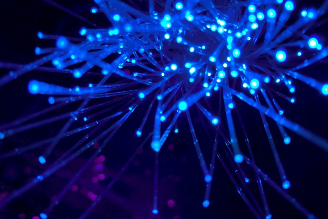Optisk fiber för bredband
